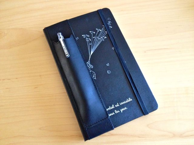 How to carry pens deals with a moleskine journal